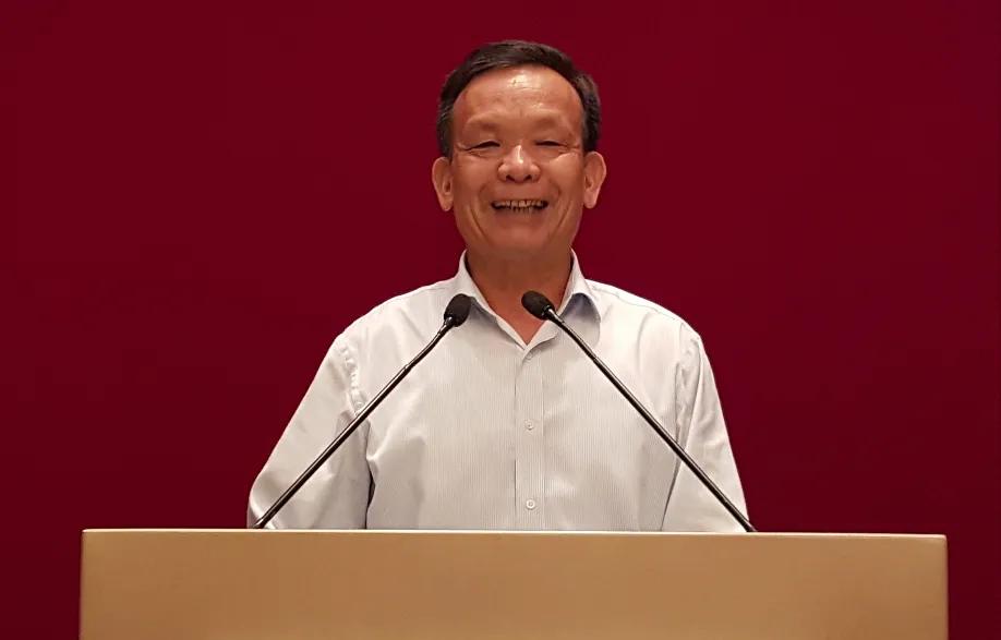 他15岁考入清华后还在工地打工,15岁开始打拼如今过亿身价的他