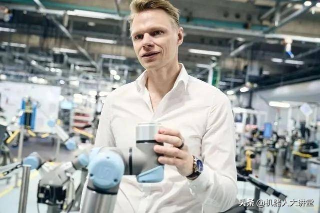 ur年营收,营收38.5亿美元