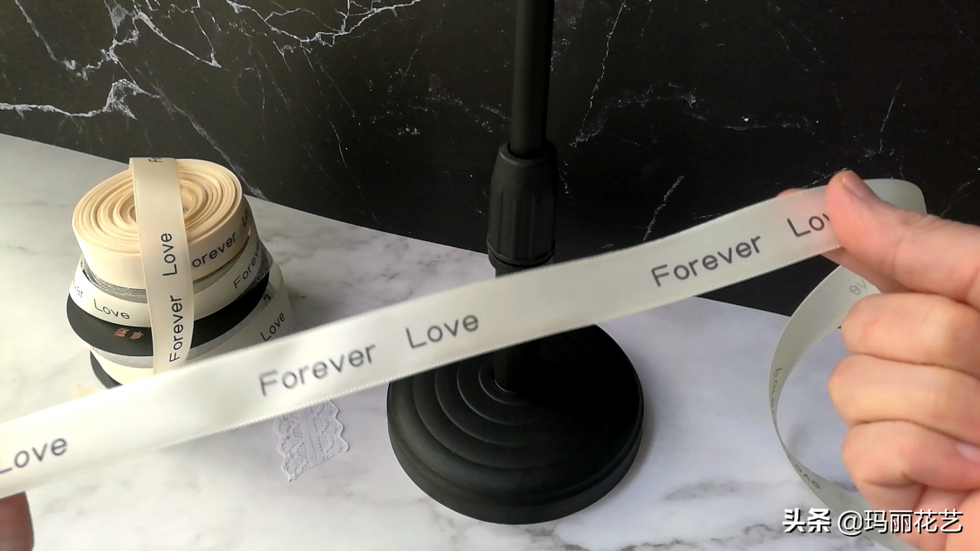 蝴蝶结怎么打简单又好看腰带系法,简单方法系蝴蝶结鞋上的蝴蝶结