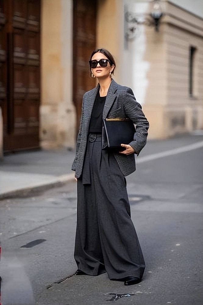 穿阔腿裤怎么搭上衣？看三木的穿搭示范，时尚又高级