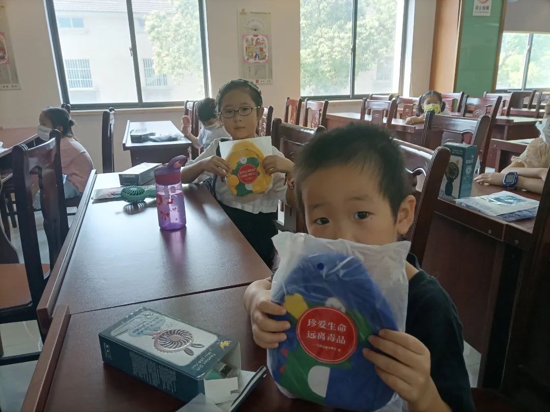 禁毒绘画全国一等奖剪纸,禁毒主题剪纸参赛