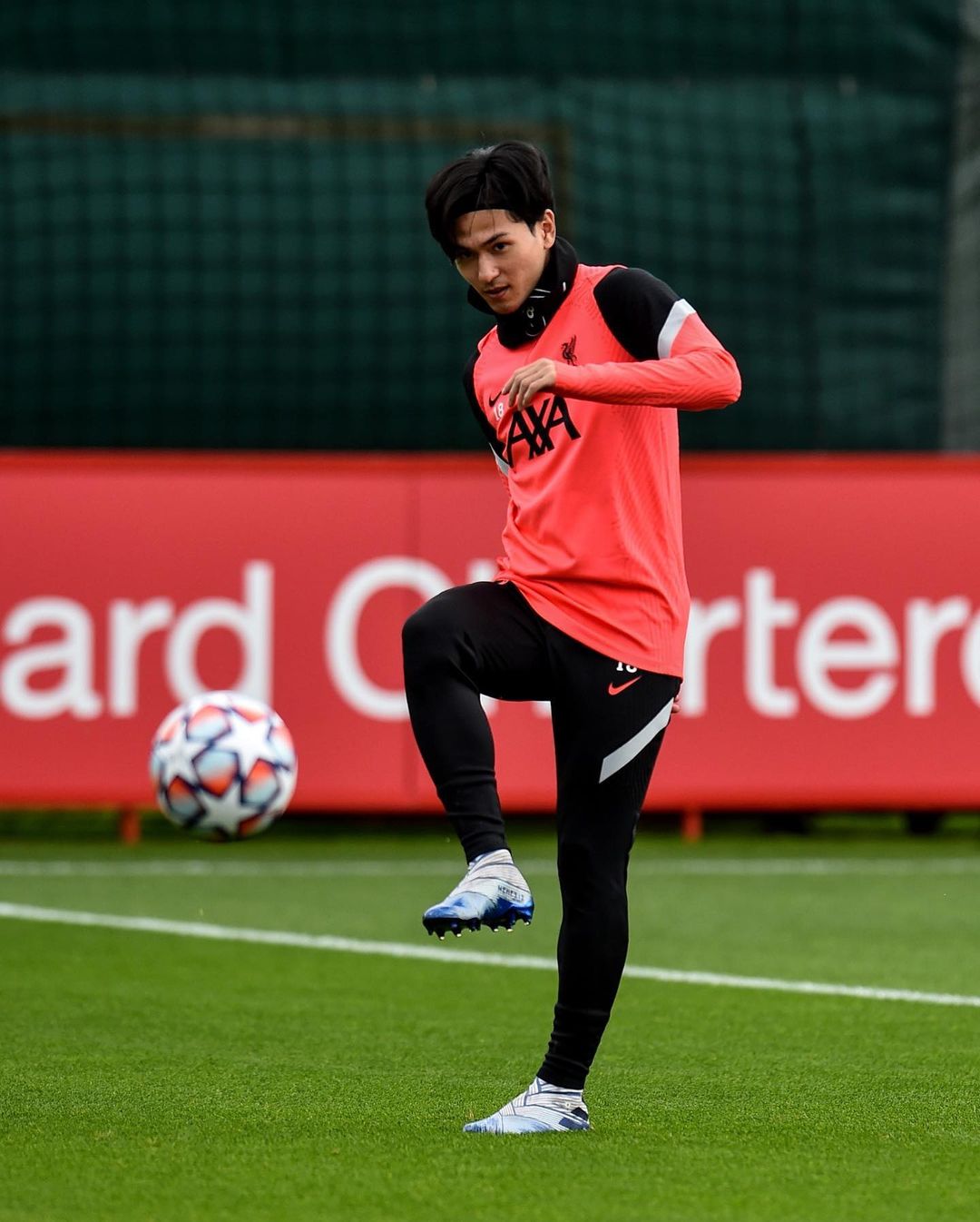 德国队主场1-4惨败日本足球小将,日本队2-1逆转击败德国大学生