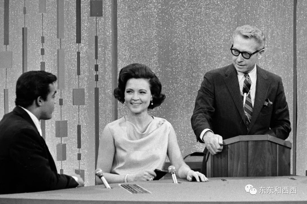 一辈子吸气收腹活到99，老奶奶迷倒全美还撩男朋友