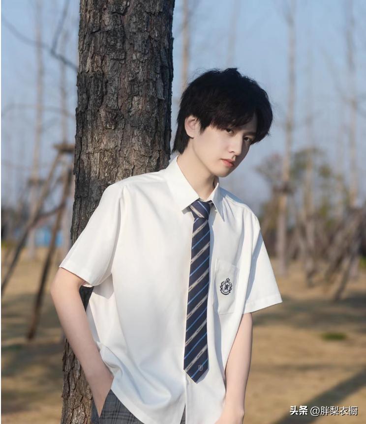 女生叫jk制服叫什么 (女生制服是叫jk吗)