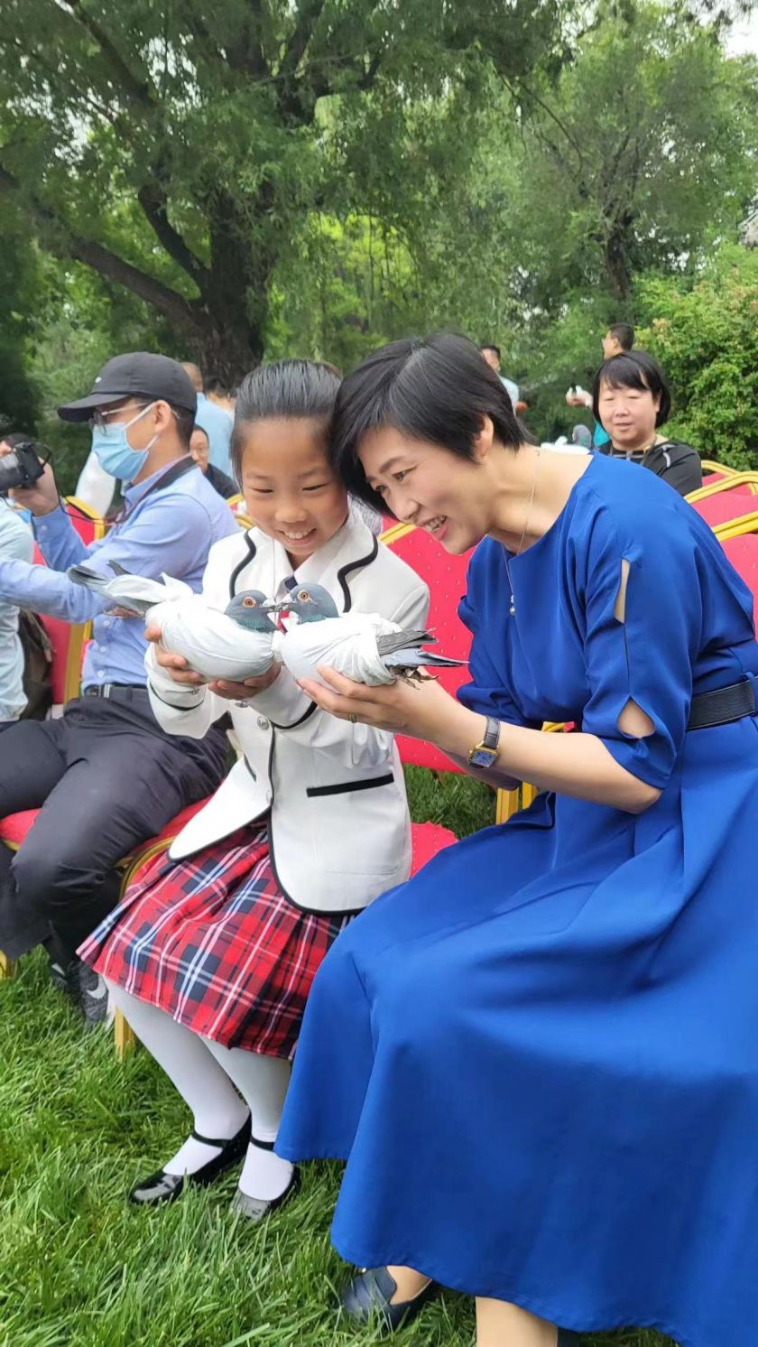 宋庆龄故居内和平鸽舍,建党100周年庆祝大会放飞和平鸽