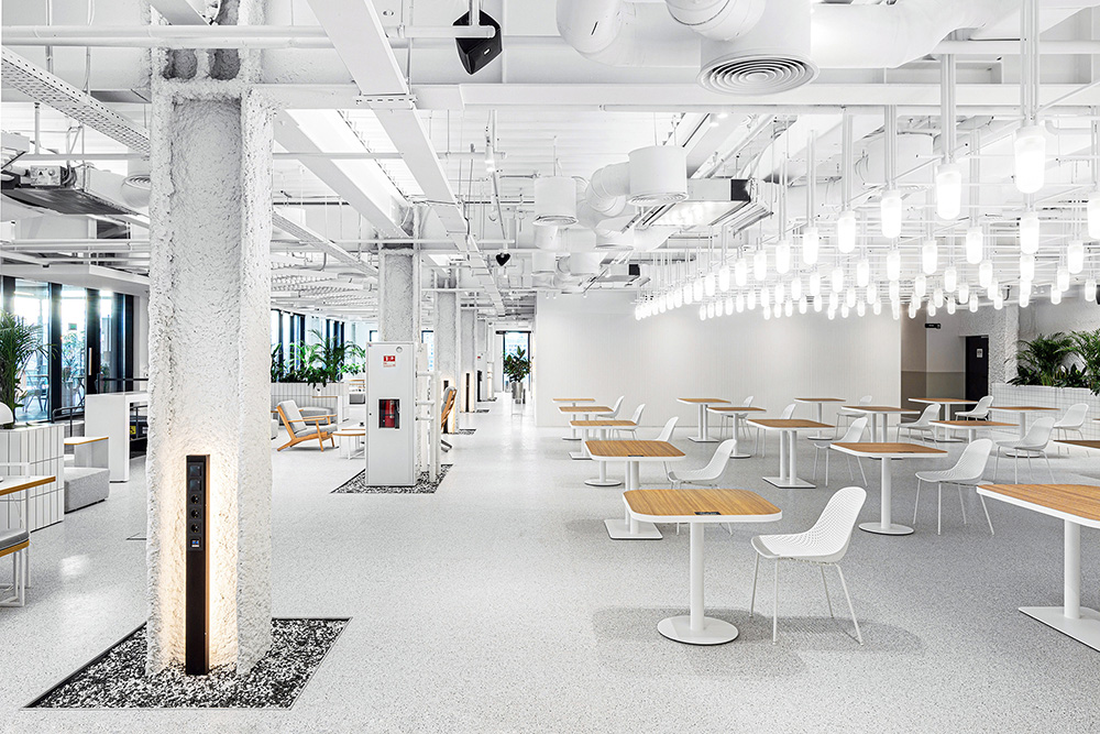 自由畅想云科技公司SQUAD基辅总部大楼设计欣赏