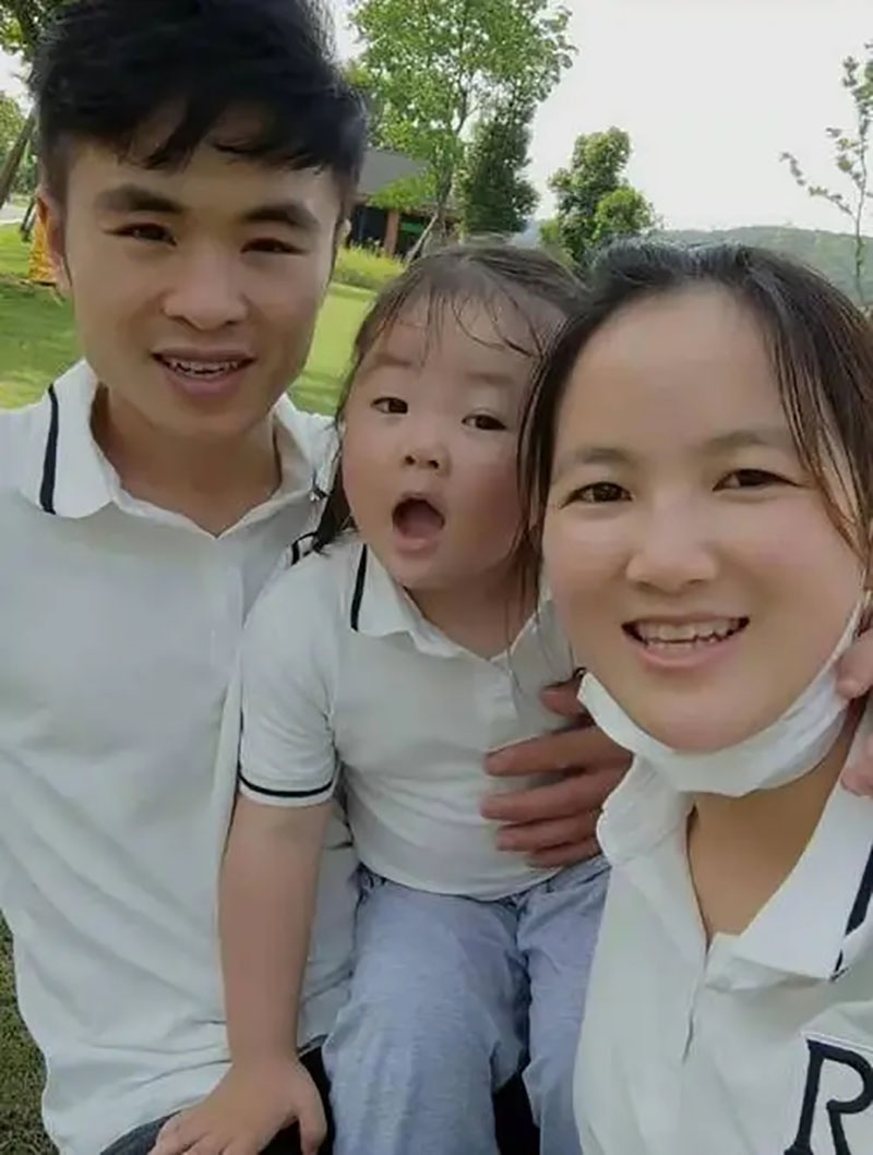 90后小伙带女儿送外卖,送外卖小伙带六个月的女儿