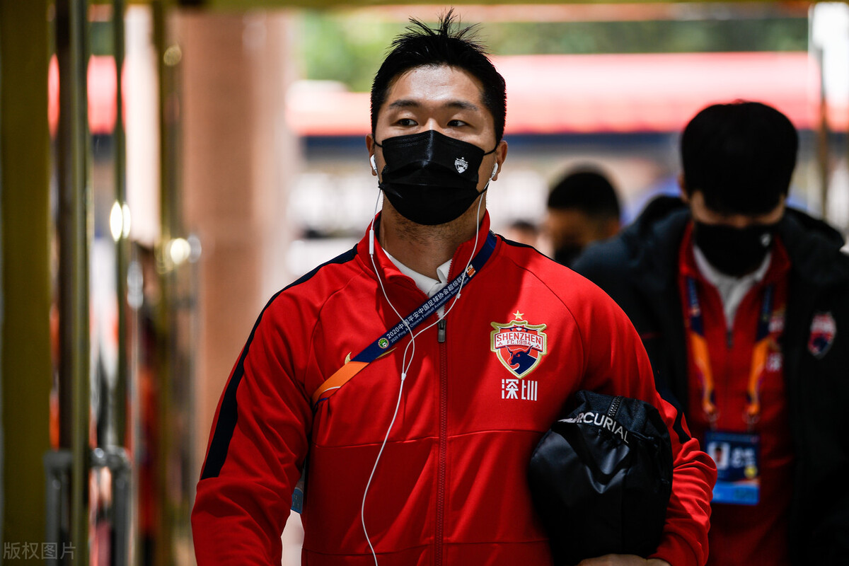 央视点评哈维尔,央视报道中国球迷去看球