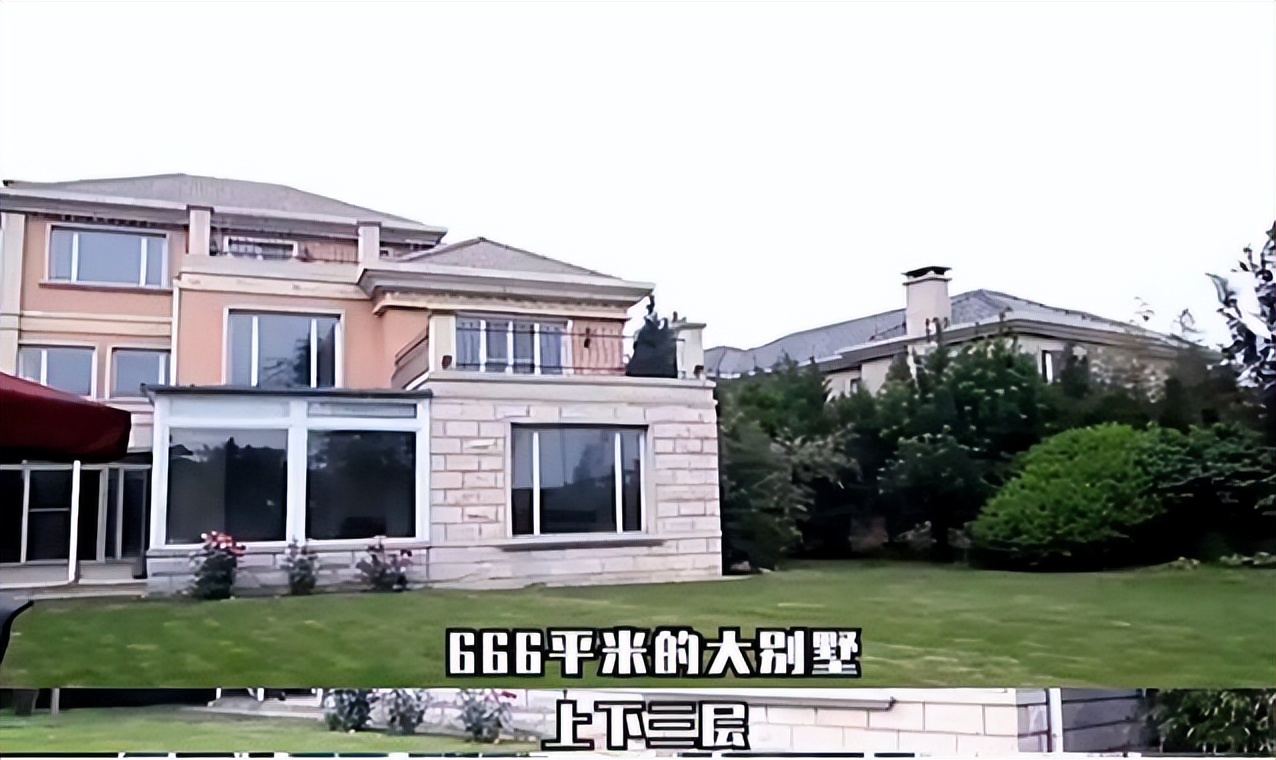 明星去珠宝店买首饰,明星买珠宝首饰