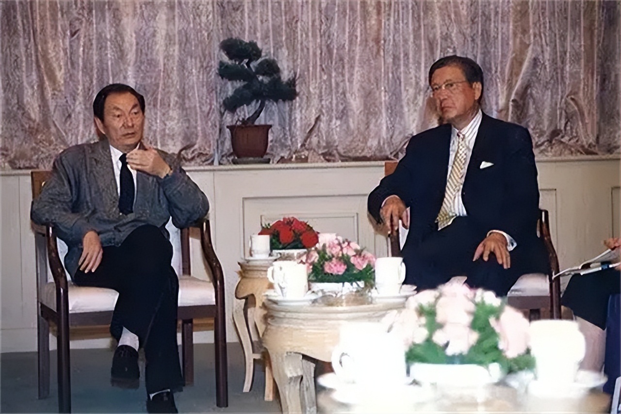 88年*镕基朱**自我批评：作为上海市长我不是最佳，比江*民泽**差得很远