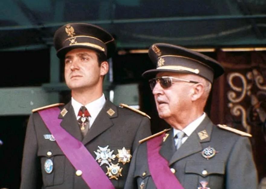 西班牙老国王：5000名*妇情**遍天下，晚年被迫退位，被“化学阉割”