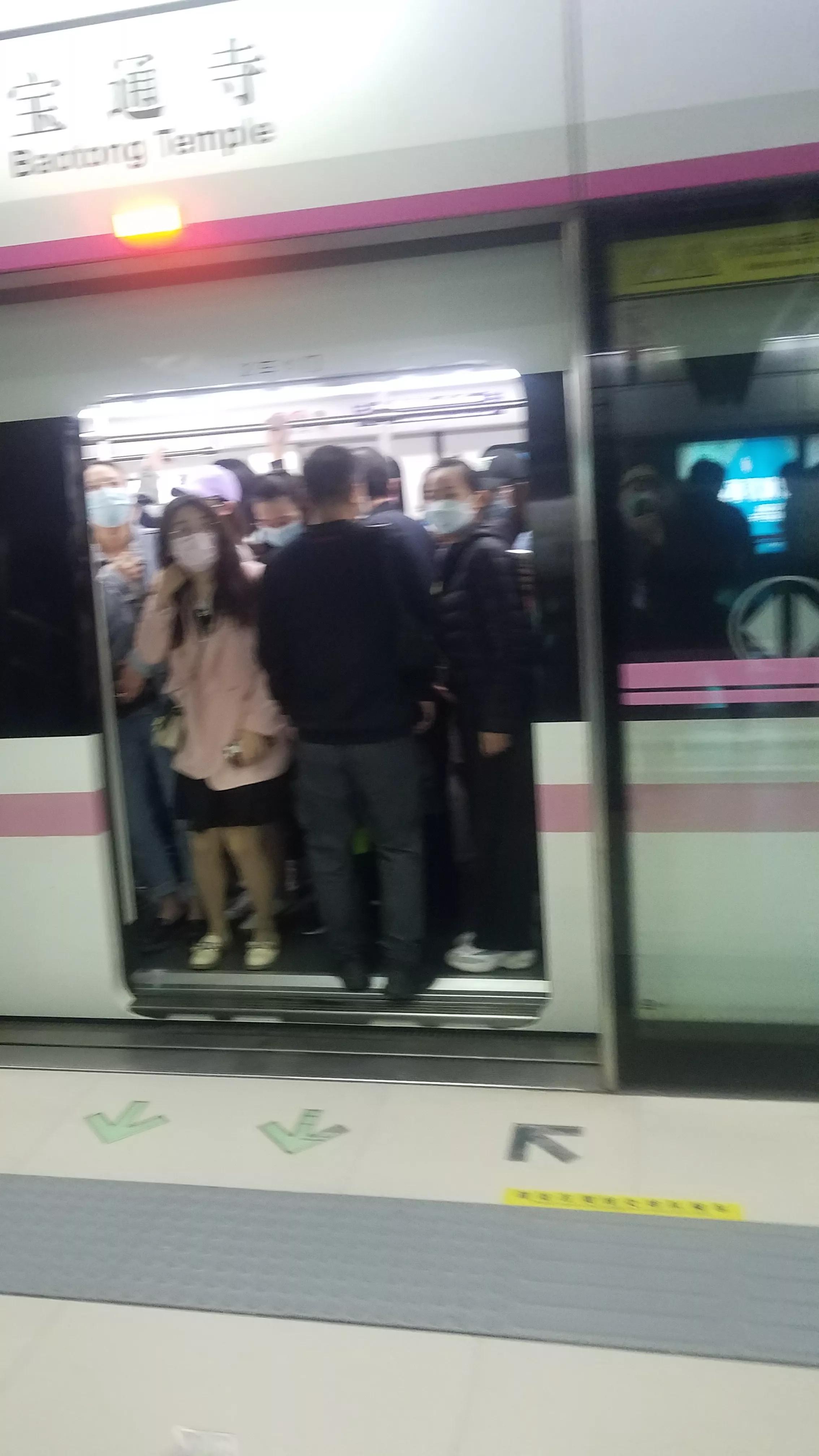 武昌火车站到汉口火车站多远,武昌火车站到汉口火车站的公交