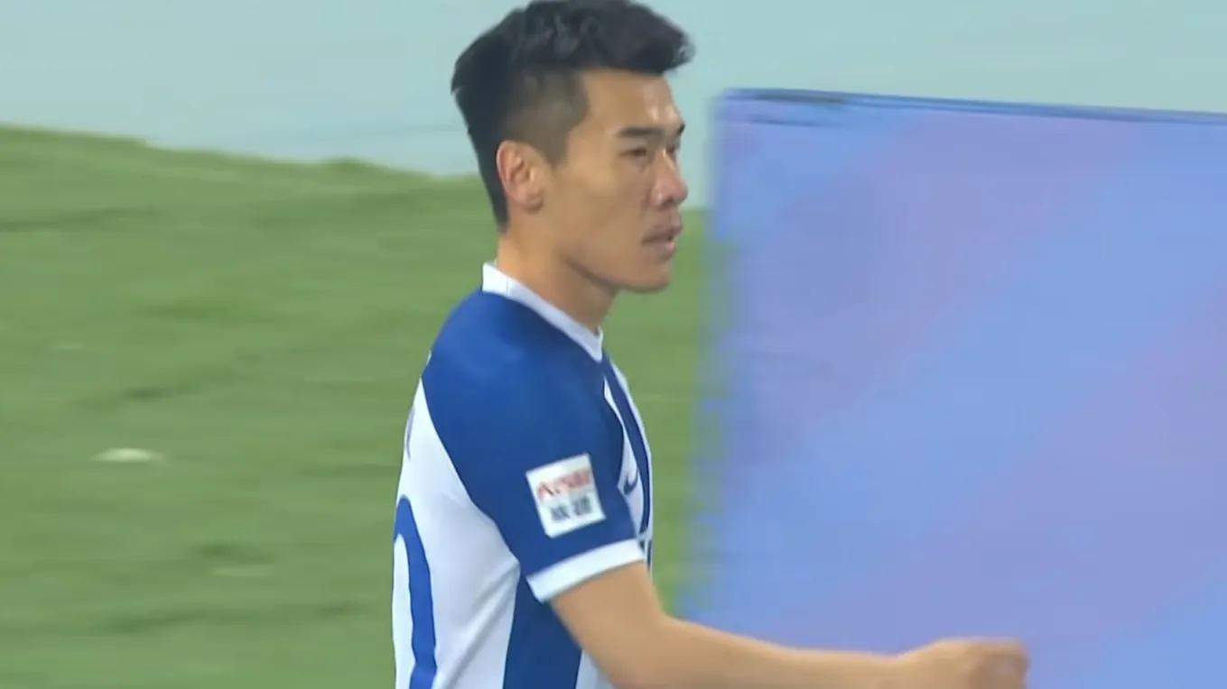 中超积分榜海港先赛登顶,中超泰山3-1海港积分追平三镇