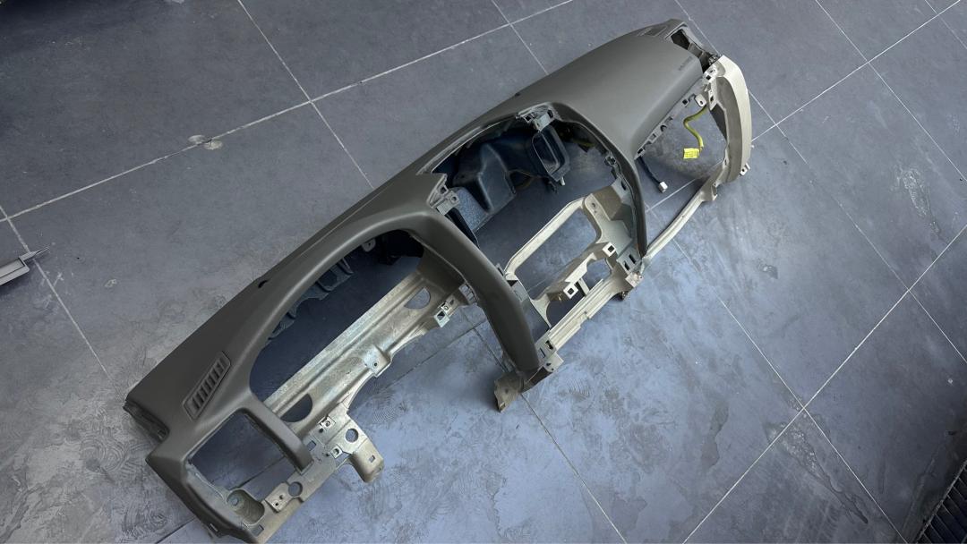 03年丰田霸道全车翻新多少钱,2004款丰田霸道拆车视频