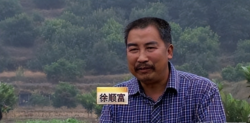 男子被剧毒蛇咬后蛇却奄奄一息,男子被蛇咬安然无恙蛇却奄奄一息