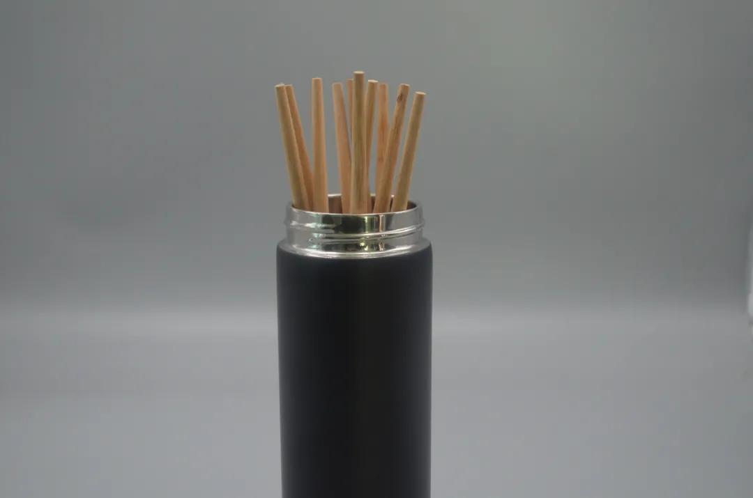 你家的旧保温杯还舍得扔掉吗,家里的旧保温杯太多了怎么办