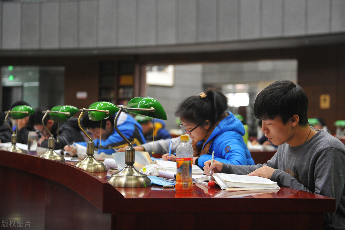 高二成绩差可以努力吗,高二成绩差高三努力来得及吗