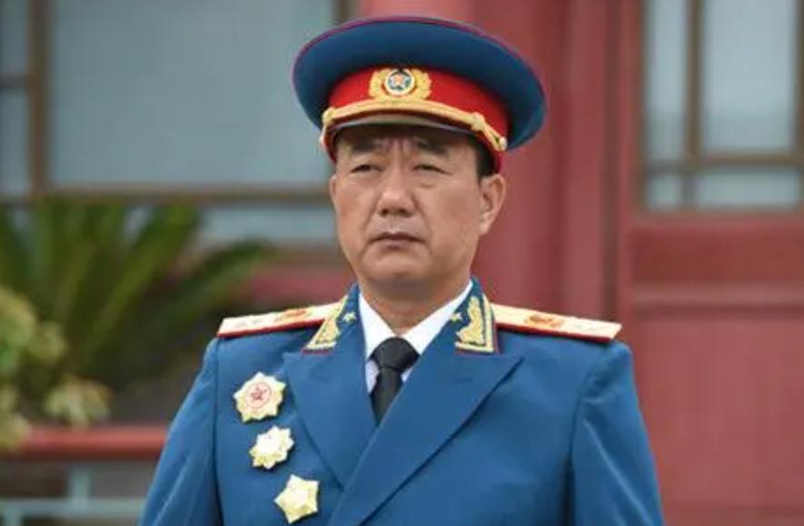 生死线打拼10年,穷小子彭德怀,为何从军后一路升迁?多亏2贵人