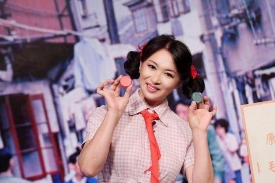 小学统一女生头绳，家长写信投诉，给2600字回复打差评