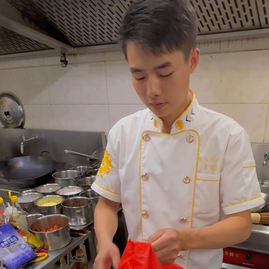 麻辣小龙虾饭店做法,麻辣小龙虾如何做到又辣又麻