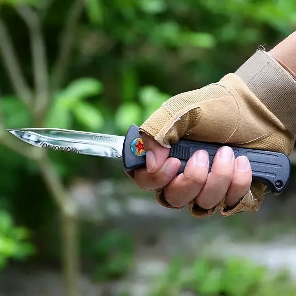 军用伞刀99式,05式伞刀