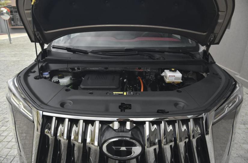 梦想家mpv和传奇对比,梦想家和传祺m8混动版对比