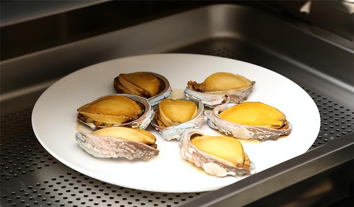 鲍鱼为什么比蛋黄鲍便宜,干鲍贵还是鲜鲍鱼贵