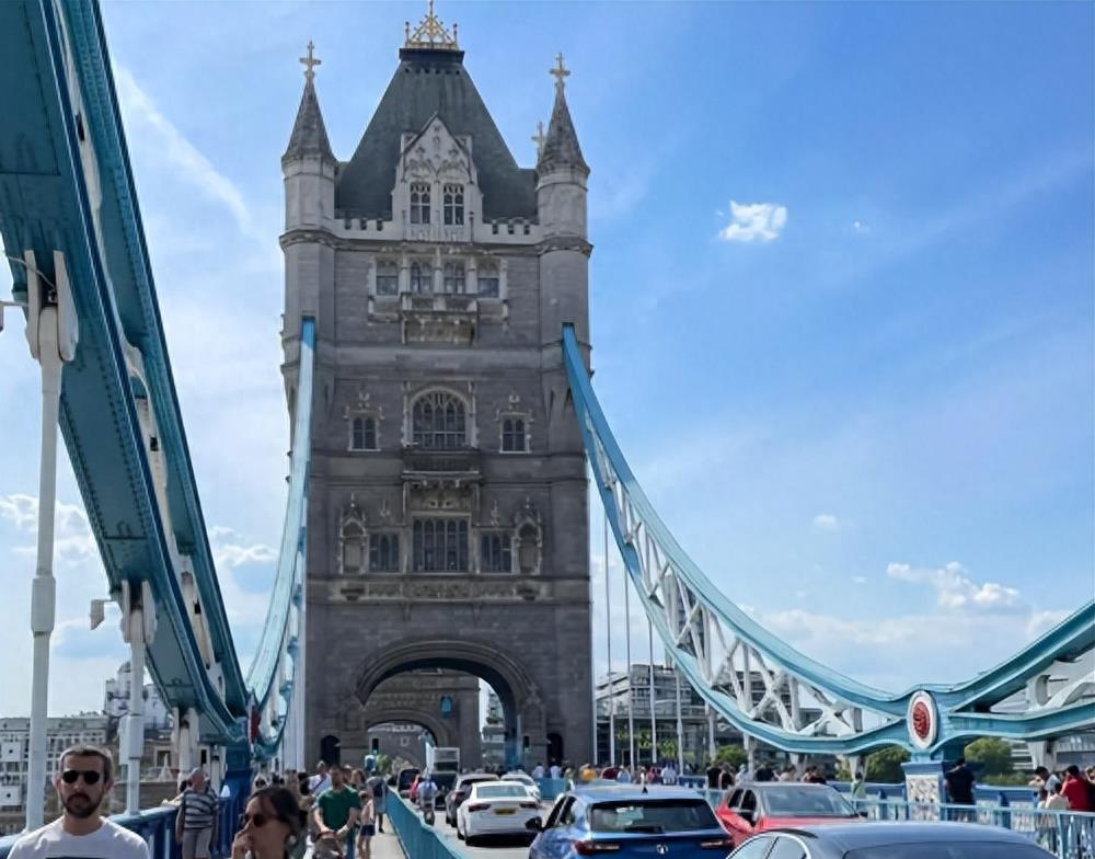 英国的标志性建筑伦敦桥,英国伦敦最著名的标志性建筑图片