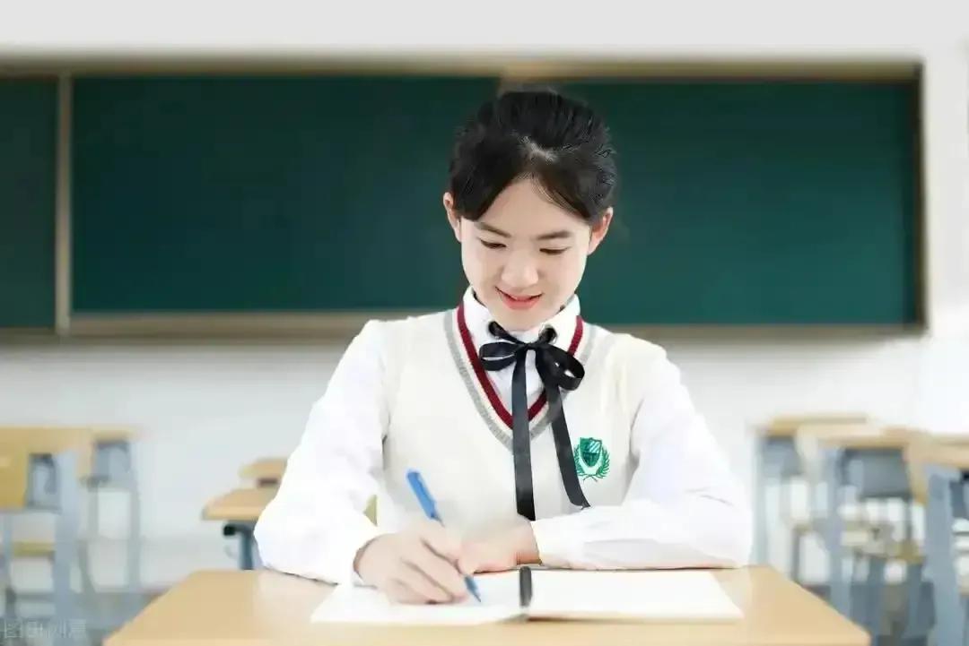 八年级英语上册unit3短语和句型,英语八上units3-4重点短语