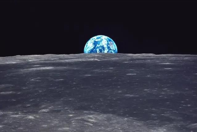 我国科学家为您解密月球神秘事件,霍金谈月球事件