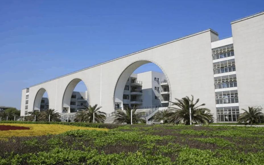 想去上海读大学读什么学校好,上海值得报名的几所大学