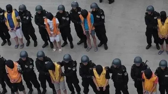 贵州黑道霸主“青龙帮”，赵青龙：菜刀在手，天下我有