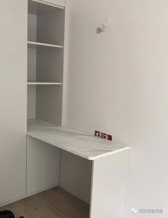 书桌连衣柜有什么讲究,书桌连衣柜带门怎么处理