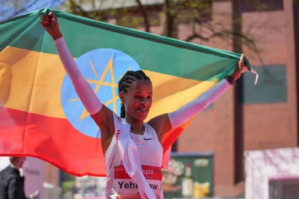 200米最快女子世界纪录,世界最快的女子半马