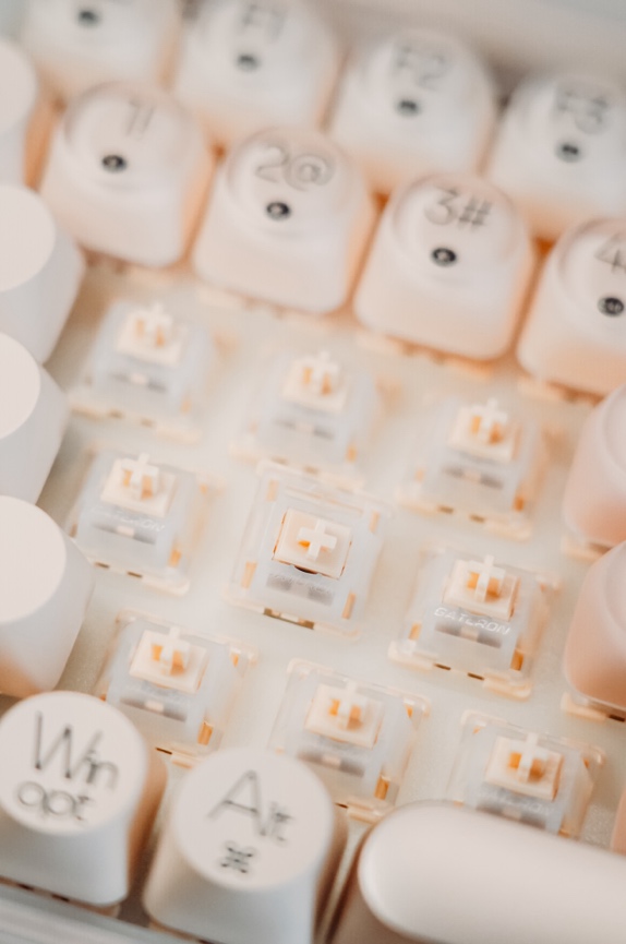 洛斐键盘粉底液拔草,洛斐机械键盘粉底