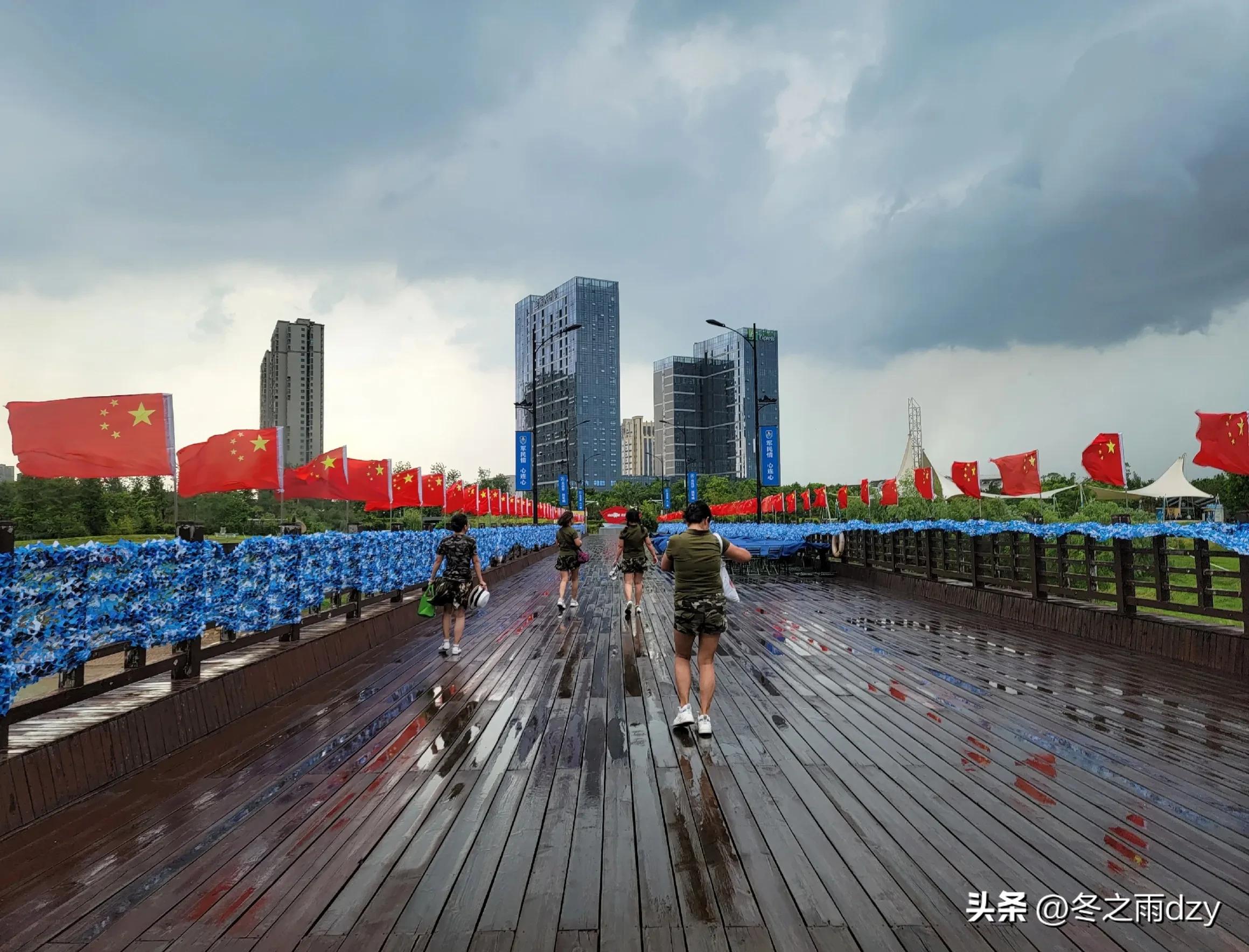 南昌舰主题园凤凰洲湿地公园,凤凰洲建军广场