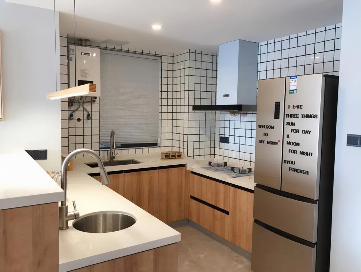 冰箱放厨房就是错误,冰箱到底放客厅合适还是厨房合适