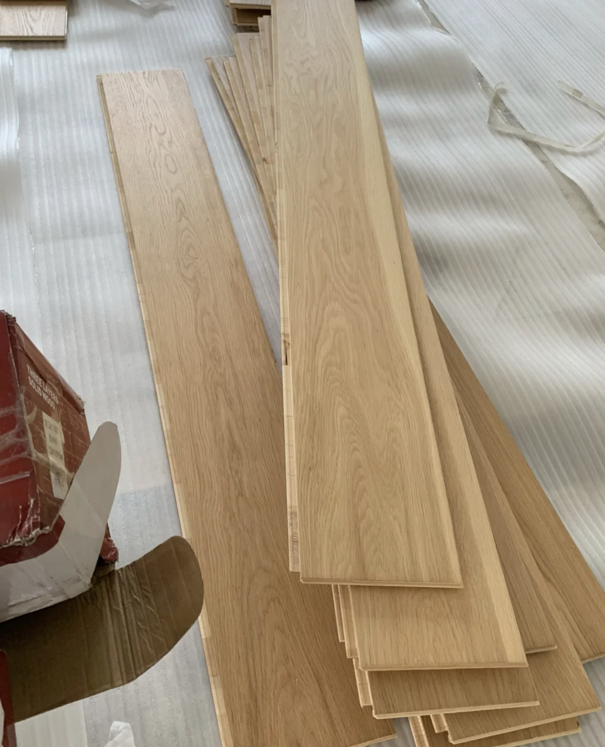 木地板铺地面好还是瓷砖好,木地板是实木还是复合的好