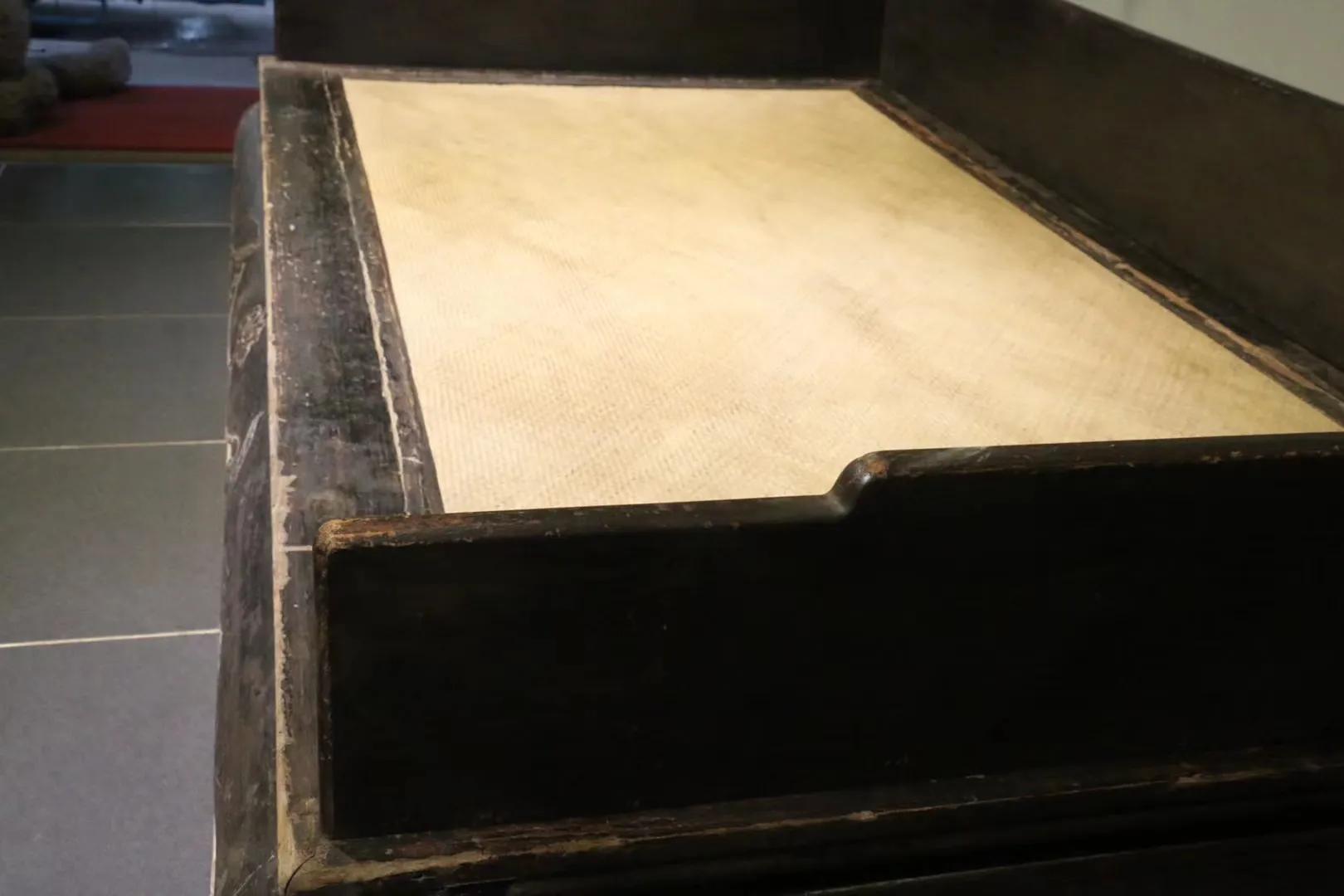 清..三弯腿粽底大床黑大漆，紫榆，尺寸超大（难得），总