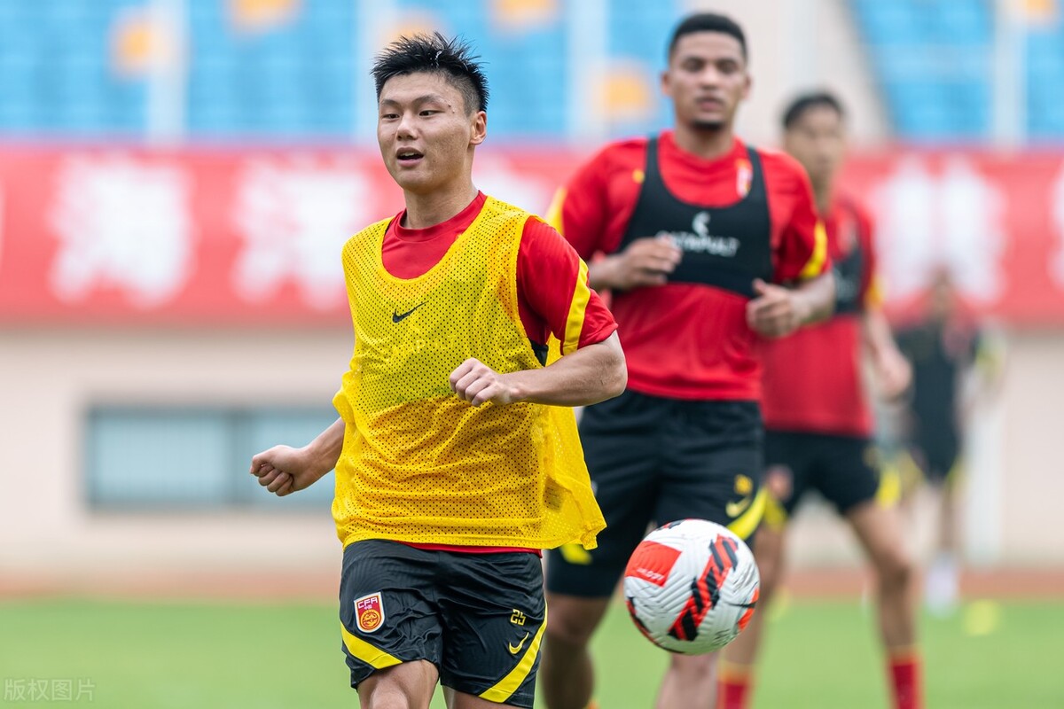 男足中国对韩国直播几点,中国男足今日比赛央视转播吗