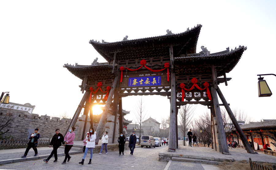 新春走基层就地过年别样的年味儿,新春走基层慰问演出暖意十足