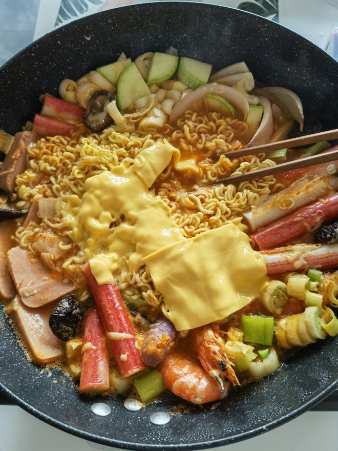 韩国人对部队锅的来历的评价,韩国部队锅和中国美食