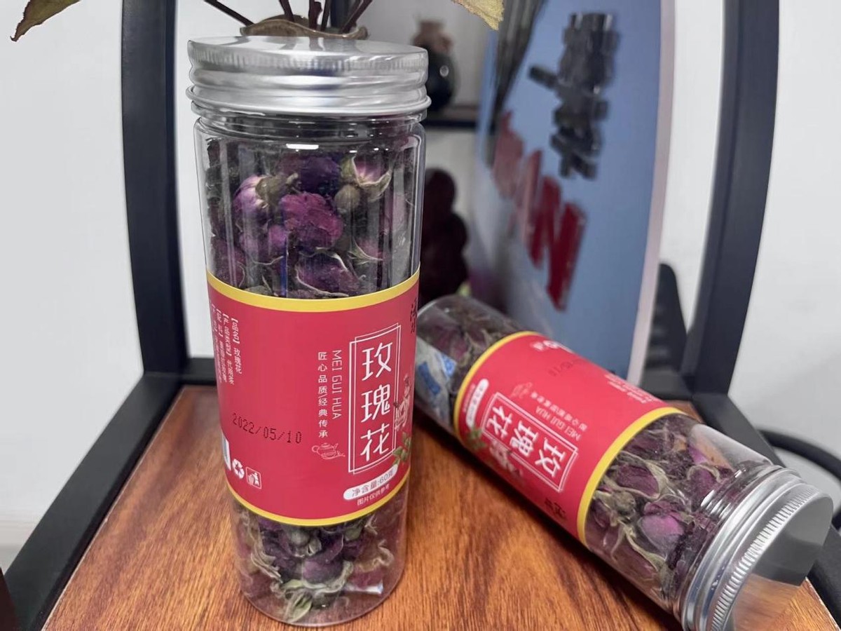 仲夏来袭，建议女性：“不食2饭，常饮4水”，气质优雅显魅力