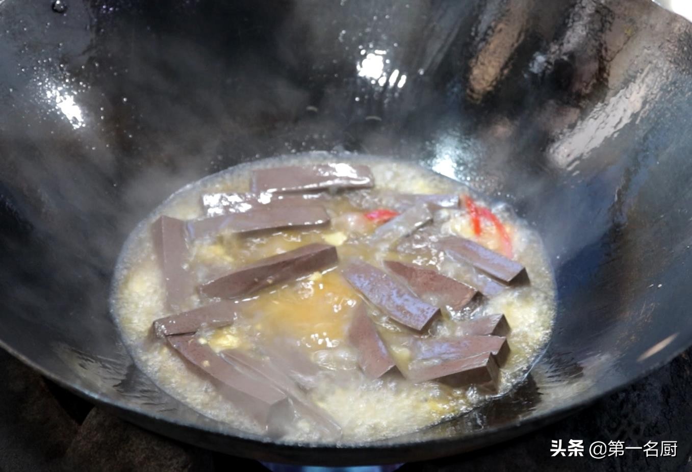 男人在生活中吃什么会更健康,建议男人别太节俭多吃这5种食物