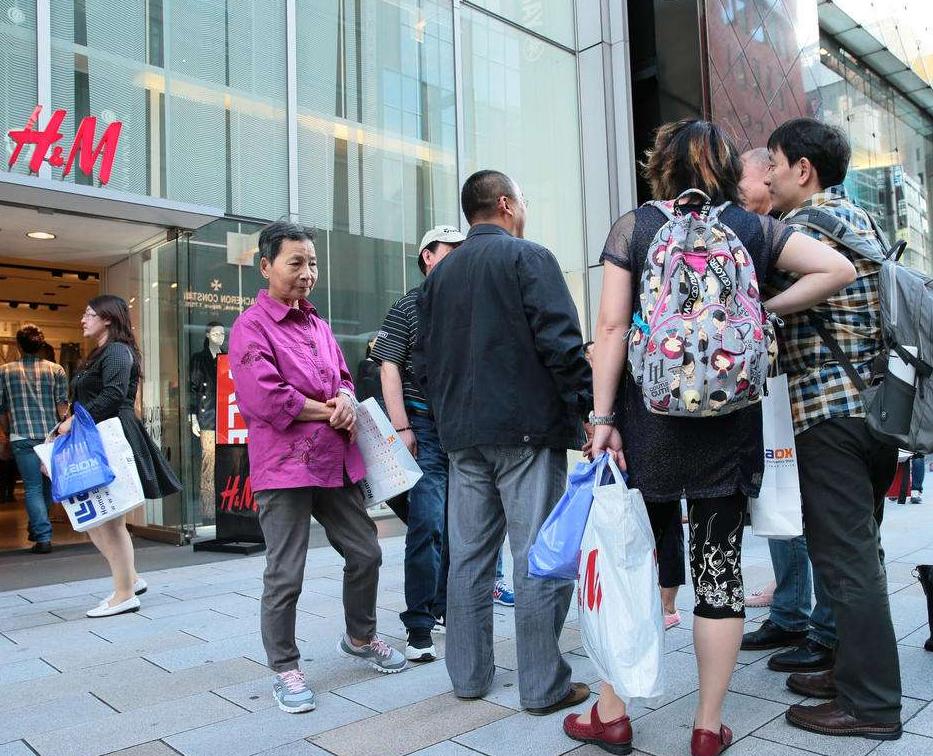 日本对中国低头了?3月就积极促进大陆游客光顾,岸田开始让步