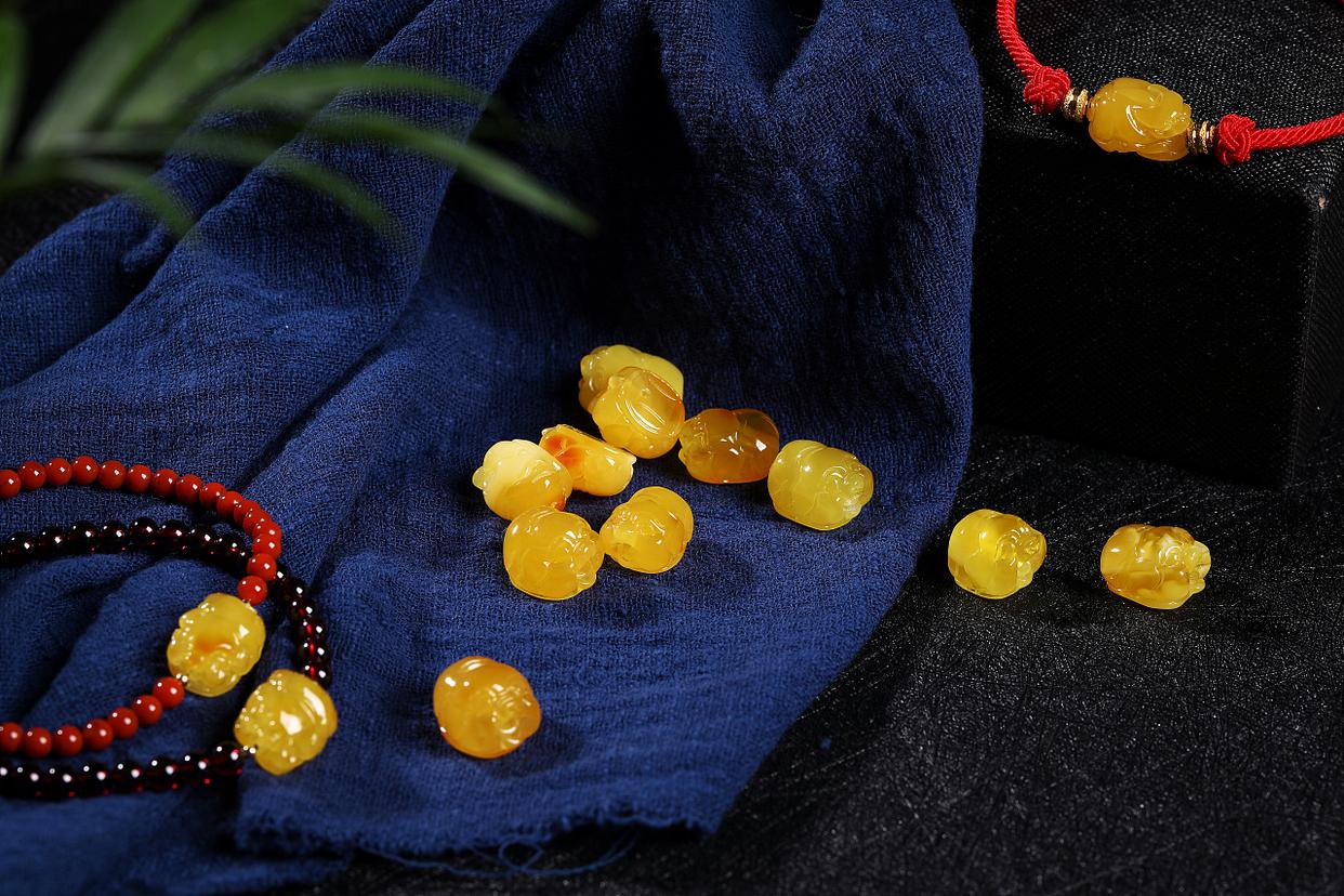 蜜蜡挑选技巧,手把手教你挑选蜜蜡原石