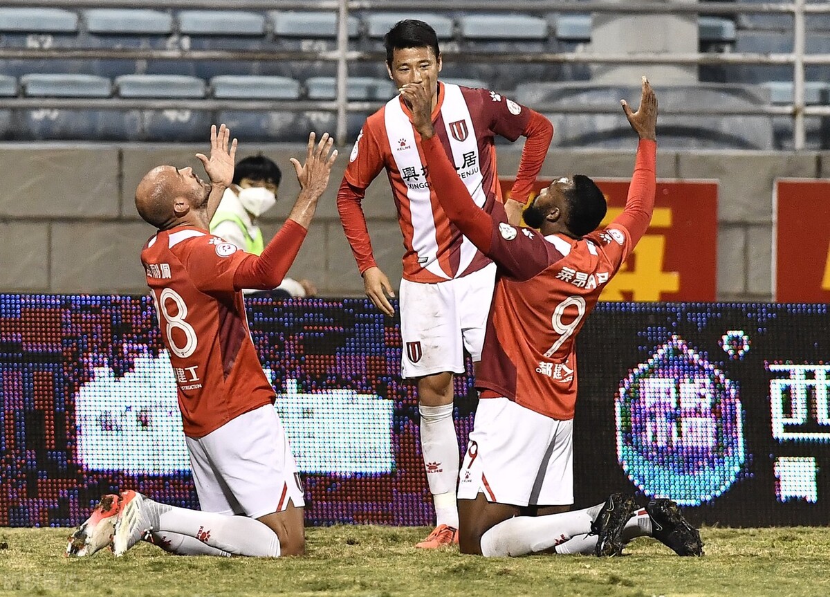 中超前瞻：沧州雄狮瞄准三连胜,成都蓉城升入中超什么意思