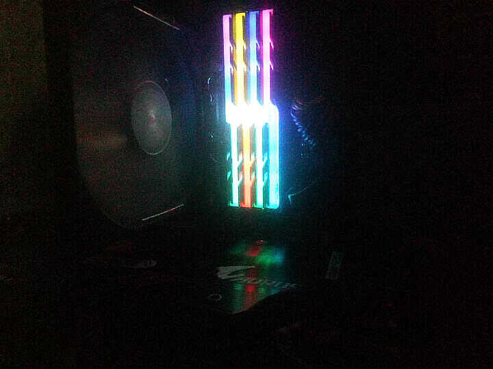 ddr5与ddr4内存买哪个好,ddr5和ddr4能用一样的内存