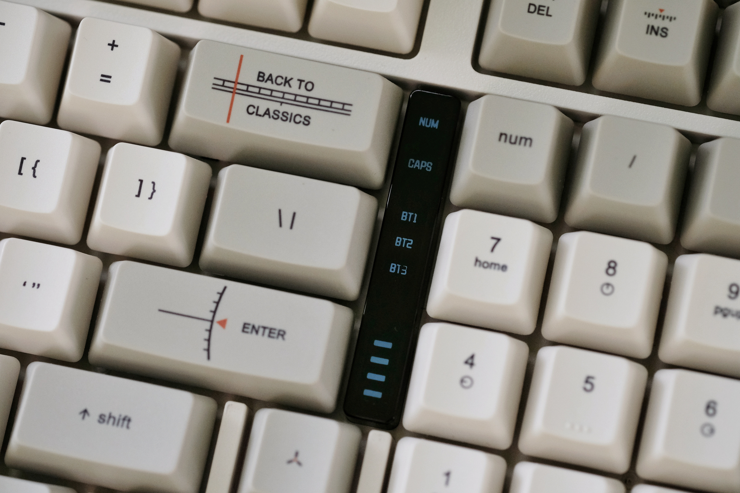 洛斐机械键盘开箱视频,洛斐键盘小方轴