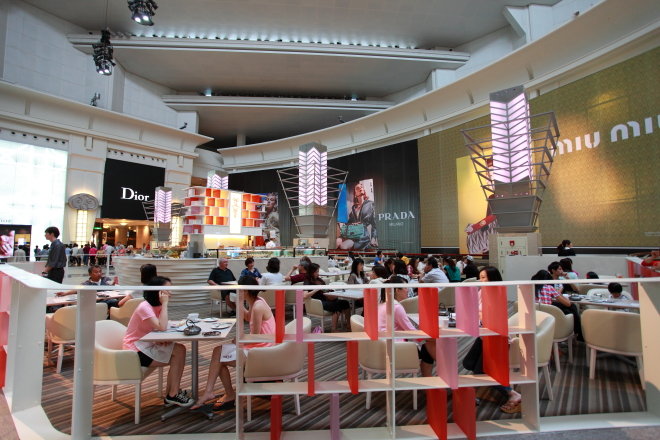 台北红粉女，黑衣人，魔幻客